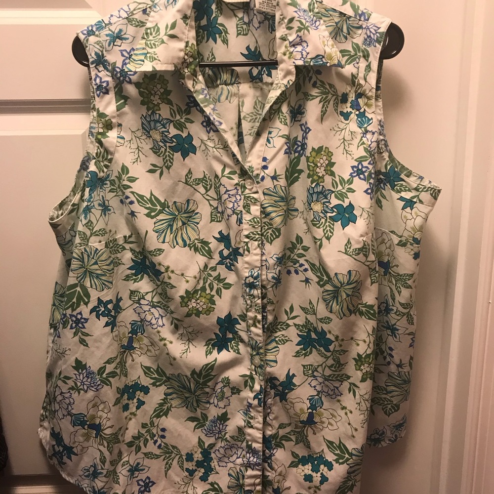 White and blue floral tank button down blouse